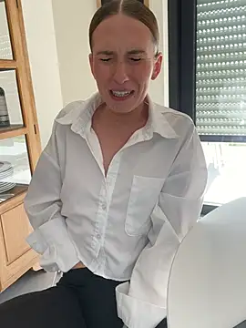 lola tentatiion online show from 03.04.25