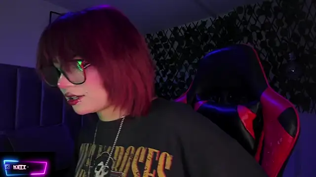 Snapshot of Kitty_Gang chatting on 10.03.25 Kitty Gang online show from 10.03.25