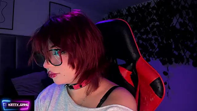 Snapshot of Kitty_Gang chatting on 10.15.25 Kitty Gang online show from 10.15.25