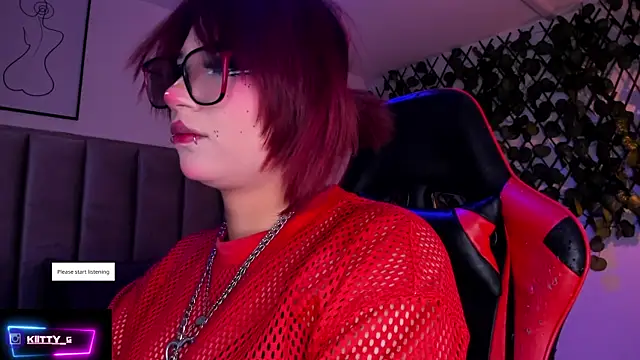 Snapshot of Kitty_Gang chatting on 10.30.25 Kitty Gang online show from 10.30.25