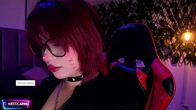 Snapshot of Kitty_Gang chatting on 11.12.25 Kitty Gang online show from 11.12.25