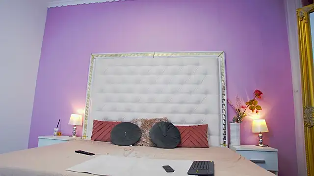 Lenna Paul online show from 10.06.25