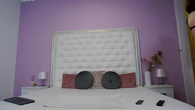 Lenna Paul online show from 01.10.26