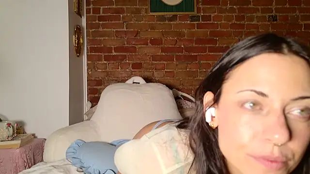 MaeDaybaby online show from 10.27.25