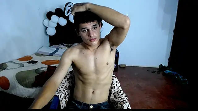 Snapshot of freddy_romas chatting on 10.09.25 freddy romas online show from 10.09.25