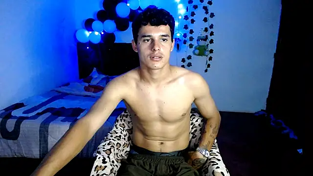 Snapshot of freddy_romas chatting on 10.19.25 freddy romas online show from 10.19.25