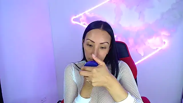 Snapshot of yaralyminjo2 chatting on 01.13.25 yaralyminjo2 online show from 01.13.25