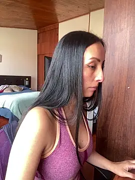 Snapshot of yaralyminjo2 chatting on 03.19.25 yaralyminjo2 online show from 03.19.25