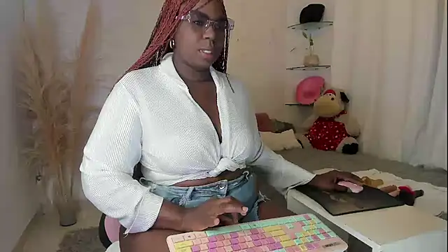 Leslie browm online show from 06.04.26