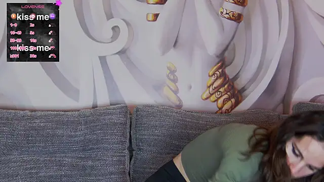 hailey peach online show from 02.16.25