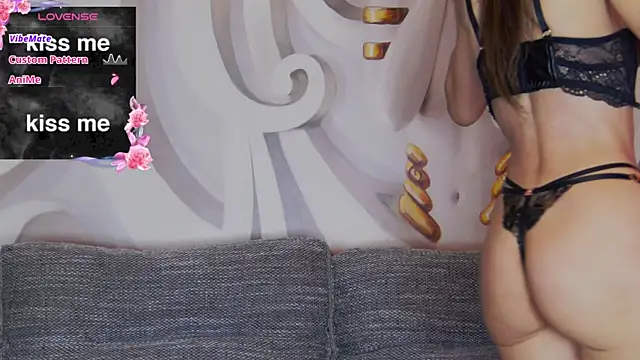 hailey peach online show from 09.13.25