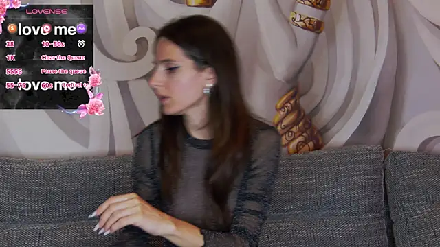 hailey peach online show from 10.19.25