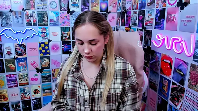 MiaMilas online show from 10.07.25