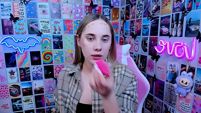 MiaMilas online show from 02.25.26