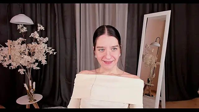 Snapshot of helentasty chatting on 02.06.25 helentasty online show from 02.06.25