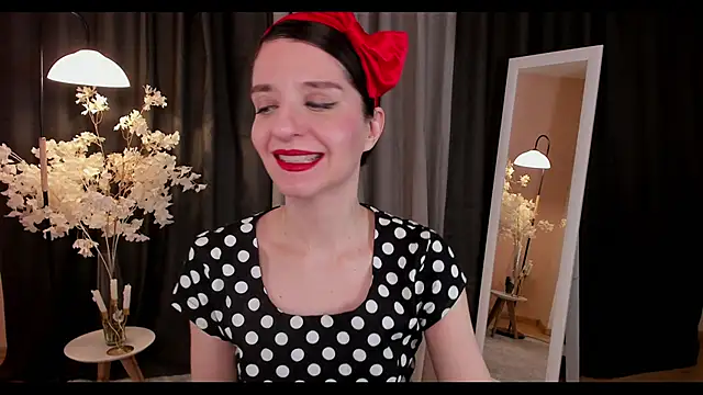 Snapshot of helentasty chatting on 02.09.25 helentasty online show from 02.09.25