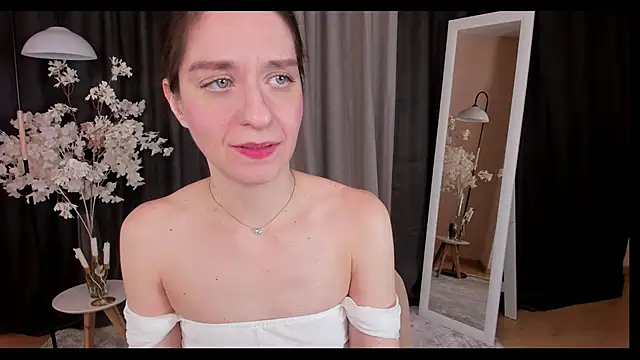 Snapshot of helentasty chatting on 02.10.25 helentasty online show from 02.10.25