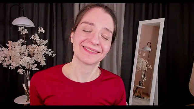 Snapshot of helentasty chatting on 02.12.25 helentasty online show from 02.12.25