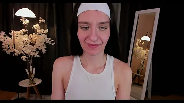 Snapshot of helentasty chatting on 02.13.25 helentasty online show from 02.13.25