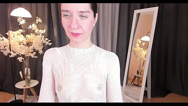 Snapshot of helentasty chatting on 02.17.25 helentasty online show from 02.17.25