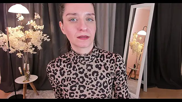 Snapshot of helentasty chatting on 02.19.25 helentasty online show from 02.19.25