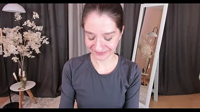 Snapshot of helentasty chatting on 02.23.25 helentasty online show from 02.23.25