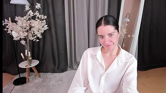 Snapshot of helentasty chatting on 03.07.25 helentasty online show from 03.07.25