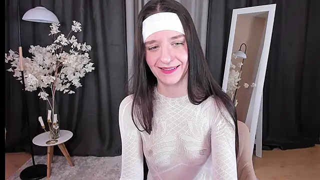 Snapshot of helentasty chatting on 03.11.25 helentasty online show from 03.11.25