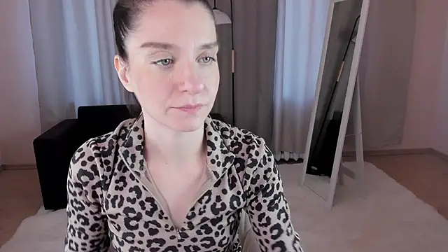 Snapshot of helentasty chatting on 09.30.25 helentasty online show from 09.30.25