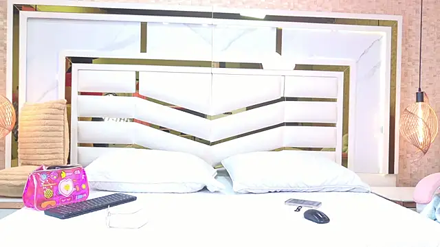 sophie 1 online show from 10.19.25