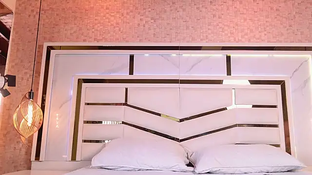 sophie 1 online show from 10.22.25