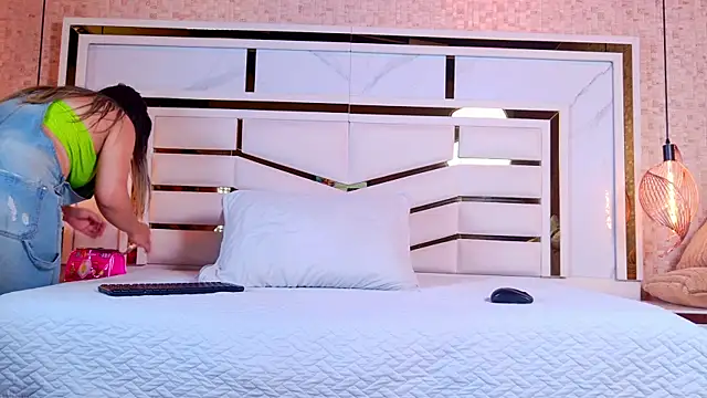 sophie 1 online show from 10.30.25