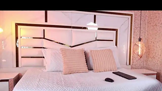 sophie 1 online show from 11.07.25