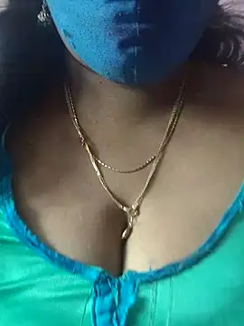 Snapshot of mallu-sumi chatting on 10.31.25 mallu-sumi online show from 10.31.25