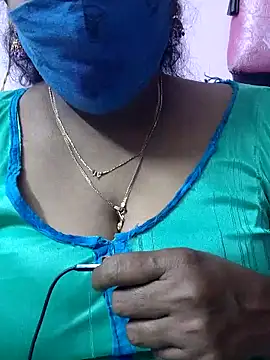 Snapshot of mallu-sumi chatting on 11.02.25 mallu-sumi online show from 11.02.25