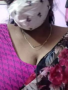 Snapshot of mallu-sumi chatting on 11.03.25 mallu-sumi online show from 11.03.25