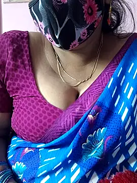 Snapshot of mallu-sumi chatting on 11.06.25 mallu-sumi online show from 11.06.25