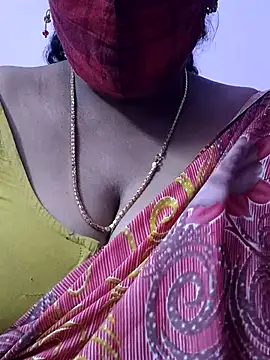 Snapshot of mallu-sumi chatting on 11.07.25 mallu-sumi online show from 11.07.25