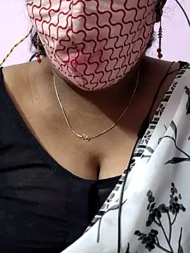 mallu-sumi online show from 11.18.25