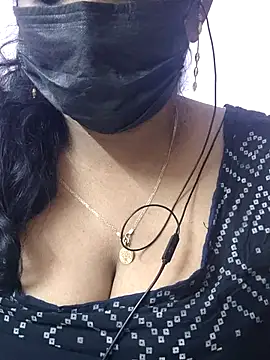 Snapshot of mallu-sumi chatting on 04.30.26 mallu-sumi online show from 04.30.26