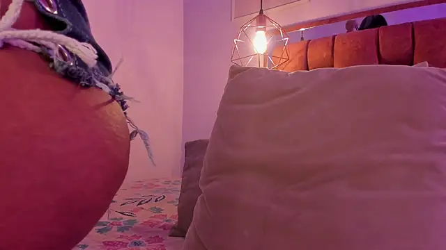 kristakinnky online show from 10.15.25