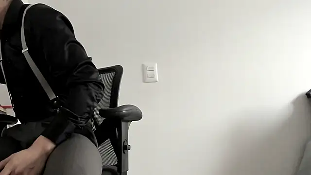 Snapshot of pablo-rincon95 chatting on 01.06.25 pablo-rincon95 online show from 01.06.25