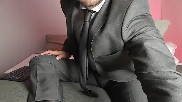 Snapshot of pablo-rincon95 chatting on 03.17.25 pablo-rincon95 online show from 03.17.25