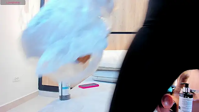 adela chase online show from 11.24.25