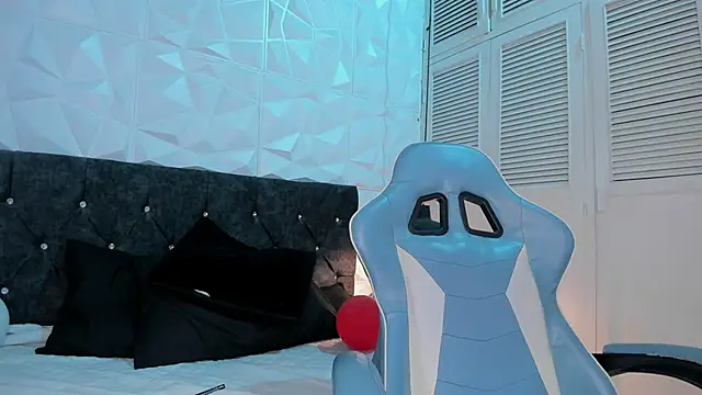 Emma dl2 online show from 02.27.25