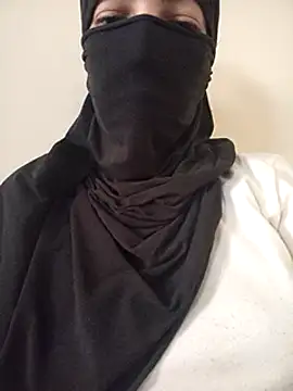 Snapshot of Liliiiblow chatting on 12.12.24 Liliiiblow online show from 12.12.24