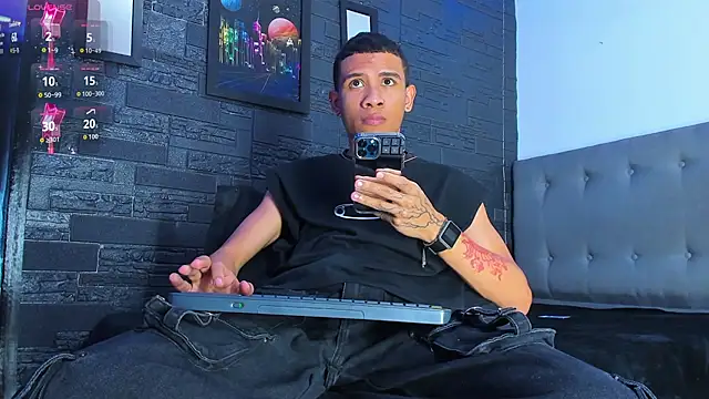 Snapshot of Romancartier_1 chatting on 10.05.25 Romancartier 1 online show from 10.05.25