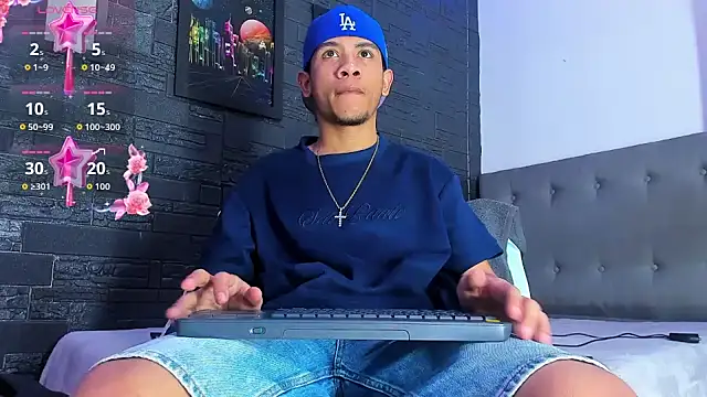 Snapshot of Romancartier_1 chatting on 10.30.25 Romancartier 1 online show from 10.30.25