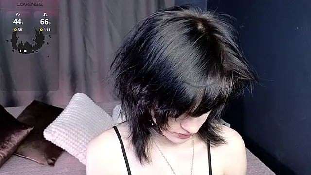 Snapshot of dark_vamp_ chatting on 10.02.25 dark vamp online show from 10.02.25