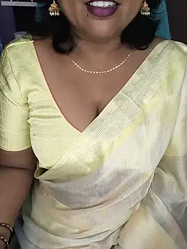 Snapshot of honey-sexy chatting on 06.18.26 honey-sexy online show from 06.18.26